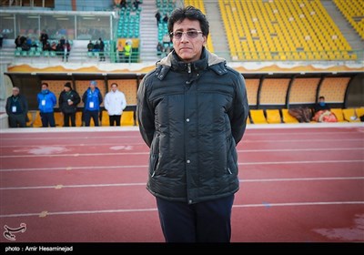 دیدار تیم های فوتبال صبای قم و نفت تهران