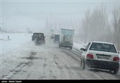 بارش برف در محورهای مواصلاتی استان زنجان‌
