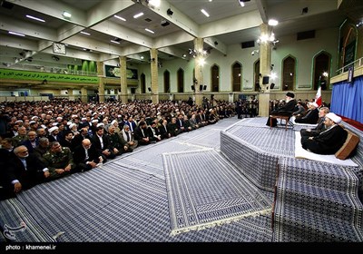 الإمام الخامنئی یستقبل مسؤولی البلاد والسفراء الأجانب وضیوف مؤتمر الوحدة الإسلامیة