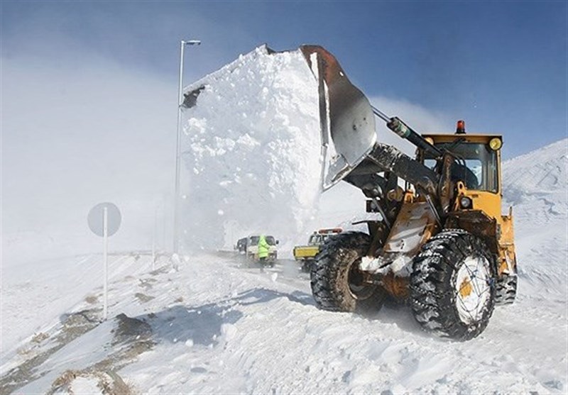 حجم سنگین برف گردنه تته کردستان در بهار 1403 + فیلم