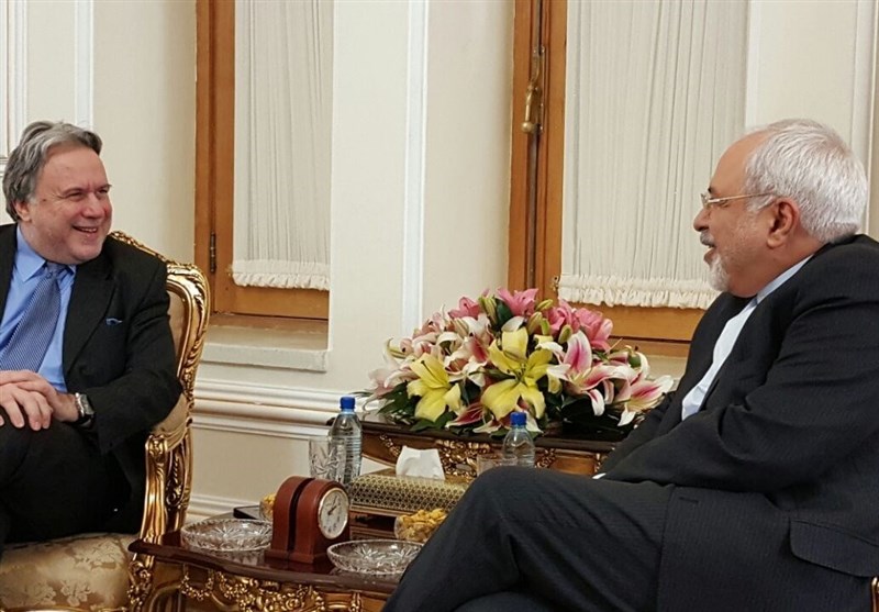 ظریف: روابط ایران و یونان در مسیر خوب خود است