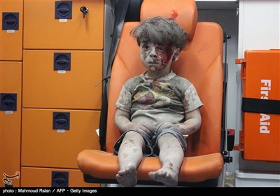 چهره وحشت زده و خسته عمران کودک سوری به طور گسترده ای در شبکه های اجتماعی پخش شد 