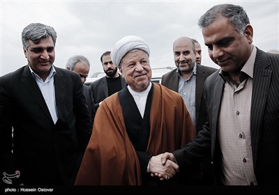 بازدید هاشمی رفسنجانی از بندر بوشهر و دهکده گردشگری