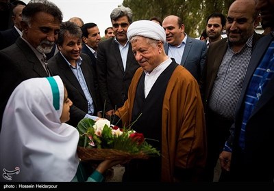 نشست هاشمی رفسنجانی با اساتید و دانشجویان دانشگاه آزاد اسلامی بوشهر