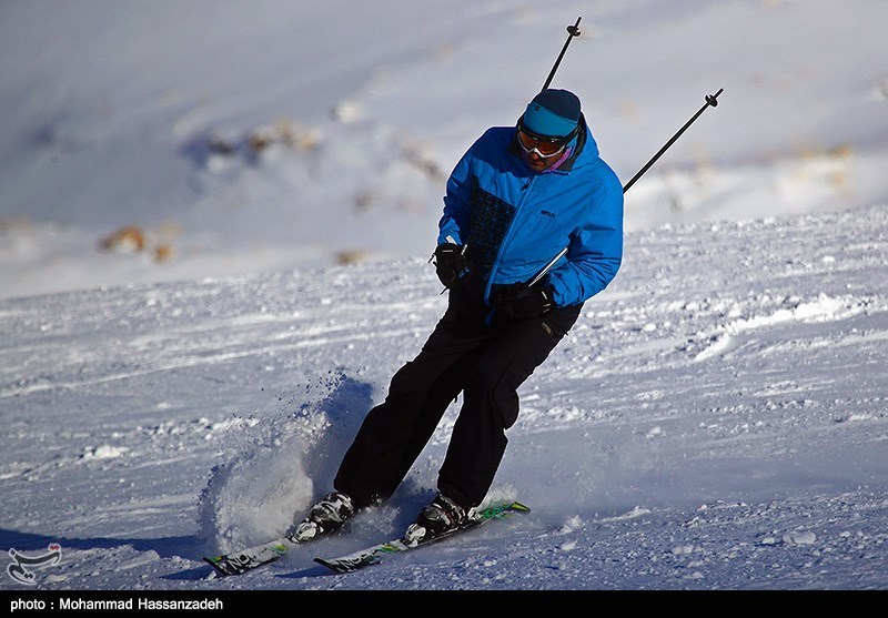 نخستین دوره مسابقات بین‌المللی "والیبال برفی" در پیست دیزین برگزار می‌شود