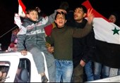 جشن مردم «حلب»؛ شادی «بابانوئل‌ها» در اولین شب بدون تروریسم + ویدئو و تصاویراختصاصی