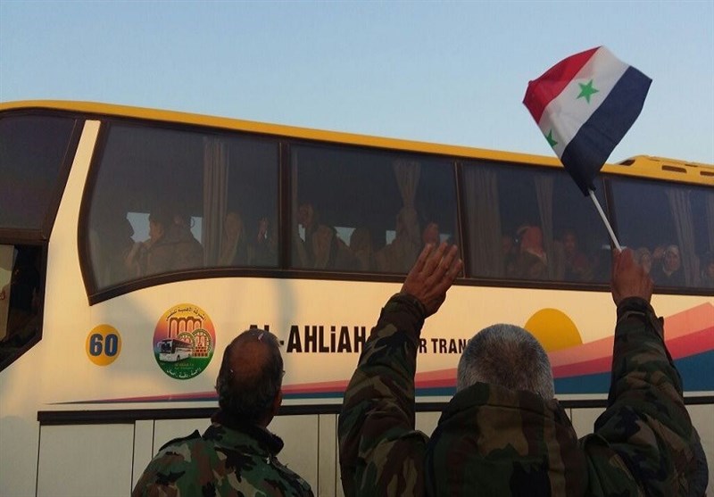 وصول 40 حافلة لأهالی الفوعة وکفریا إلى حلب .. وقطر تتسلم أسراها فی العراق