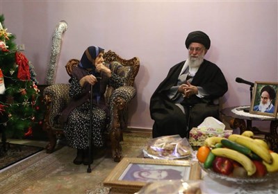 حضور سال گذشته رهبر انقلاب در منزل خانواده شهید مسیحی