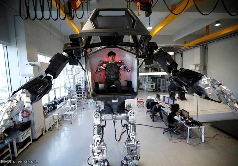 عکس / ساخت ربات سرنشین‌دار در کره جنوبی