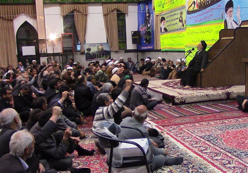 بدتر از دشمن بیرونی دشمنان داخلی هستند که جنایات آمریکا و انگلیس را توجیه می‌کنند