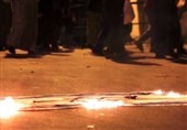 Bahreynliler İsrail Bayrağını Yaktı