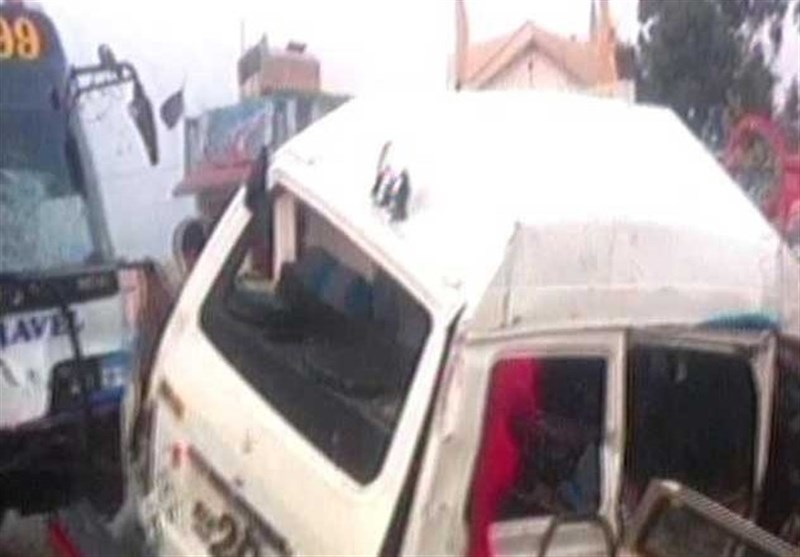 مورو کے قریب کار اور ٹریلر میں تصادم، ایک ہی خاندان کے 5 افراد ہلاک