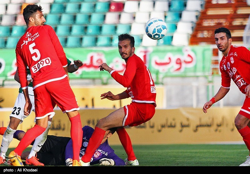 اعتراض باشگاه تراکتورسازی به عدم برگزاری هم‌زمان دیدارهایش با پرسپولیس