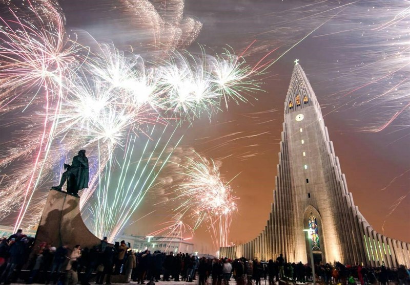 عکس روز نشنال جئوگرافیک؛ آتش بازی جشن سال نو در ایسلند