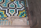 رطوبتی که پایه‌های مسجد تاریخی اصفهان را سست می‌کند/ دیواره‌ها در غفلت مسئولان فرو می‌ریزند + تصاویر