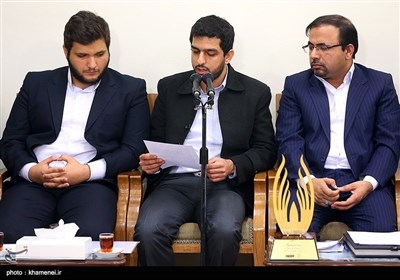 دیدار دانشجویان بسیجی مدال‌آور دانشگاه شریف با مقام معظم رهبری