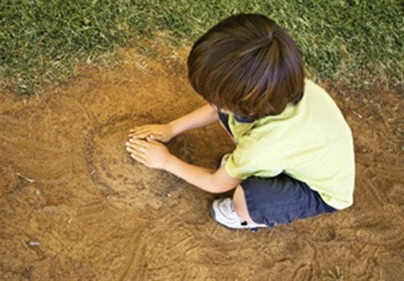 فواید بازی کودکان با خاک، آب و آتش