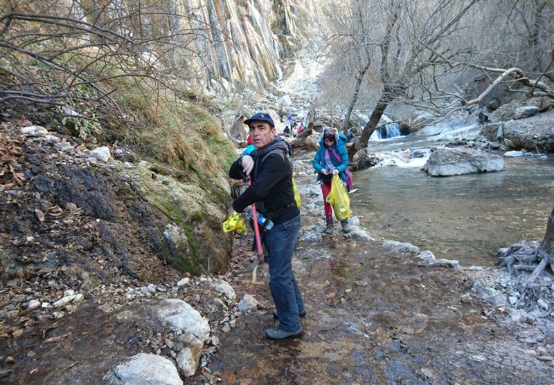آبشار مارگون توسط دوستداران محیط زیست پاکسازی شد