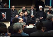 روحانی برای وداع با پیکر آیت‌الله هاشمی در حسینیه جماران حضور یافت + تصاویر