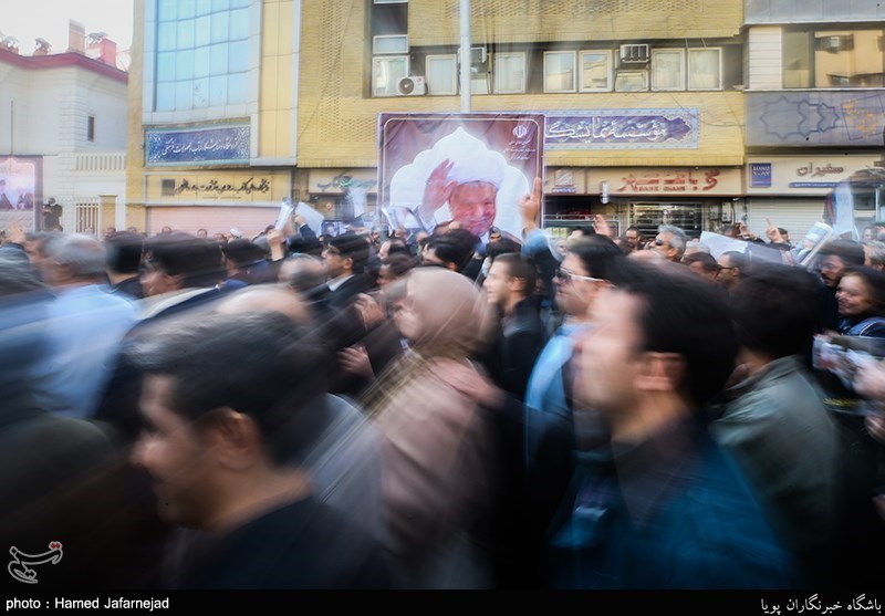 گشایش دفتر یادبود آیت الله هاشمی در سفارت ایران در لاهه+عکس