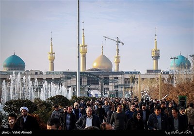 انتظار مردم برای ورود پیکر یاردیرین امام و رهبری