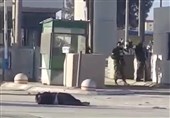 فیلم/ ممانعت نظامیان اسرائیلی از مداوای دختر مجروح فلسطینی