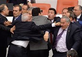دلیل درگیری شدید نمایندگان پارلمان ترکیه چه بود؟
