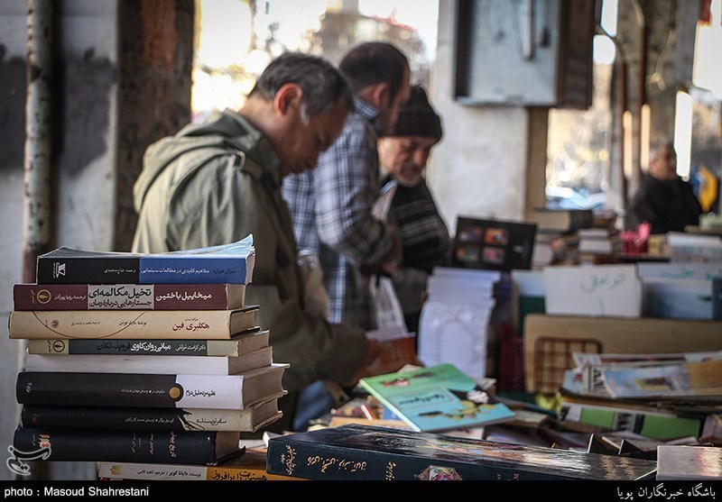 رمق جمعه بازار کتاب مشهد گرفته شده / اینجا چراغی روشن است+ تصاویر