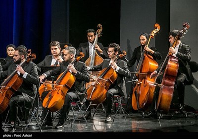 اجرای ارکستر ملی در چهارمین شب سی و دومین جشنواره موسیقی فجر