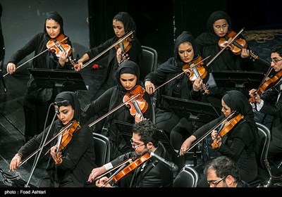 اجرای ارکستر ملی در چهارمین شب سی و دومین جشنواره موسیقی فجر