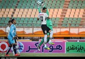 دیدار تیم های فوتبال صبا و پیکان در قم