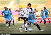 دیدار تیم های فوتبال صبا و پیکان در قم