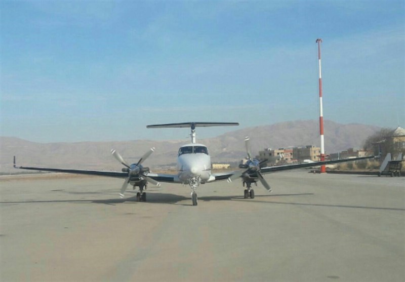 هواپیمای فلایت چک فرودگاه بجنورد را تست می‌کند