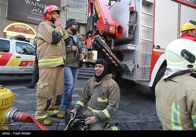 حریق ضخم یؤدی الى انهیار برج بلاسکو التجاری فی طهران