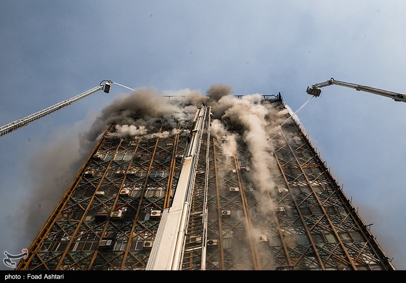 فرو ریختن ساختمان پلاسکو در پی آتش سوزی - 4