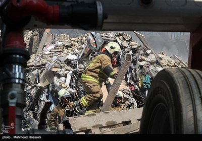 فرو ریختن ساختمان پلاسکو در پی آتش سوزی - 5