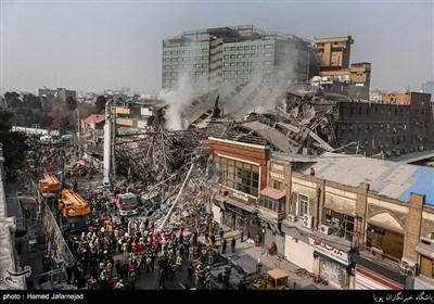 مهار آتش در ساختمان پلاسکو تهران