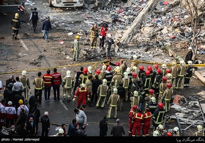 مهار آتش در ساختمان پلاسکو تهران