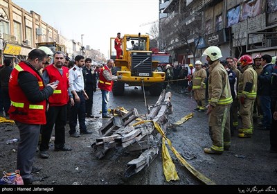 مهار آتش در ساختمان پلاسکو تهران
