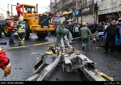 مهار آتش در ساختمان پلاسکو تهران