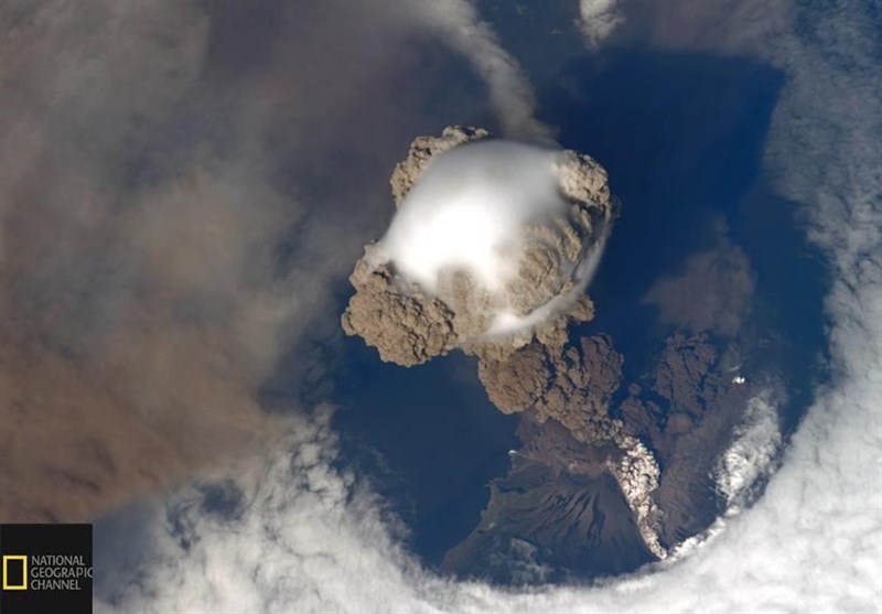 تصویر خیره کننده از فورآن آتشفشان Sarychev در سال 2009
