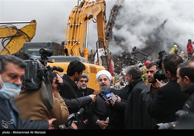 حضور حجت‌الاسلام حسن روحانی رئیس جمهور در محل حادثه پلاسکو