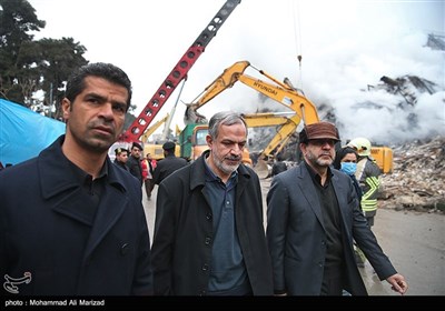 حضور تقی پور، مسجد جامعی و هادی ساعی اعضای شورای شهر در محل حادثه پلاسکو