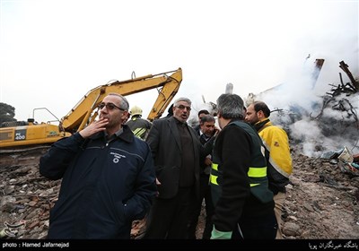 حضور سردار کاظمینی در محل حادثه آتش سوزی ساختمان پلاسکو