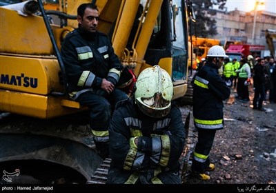 Hero Firemen Remember Lost Comrades