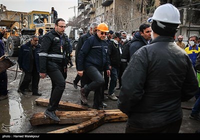 بازدید محمدباقر قالیباف شهردار تهران از محل حادثه پلاسکو