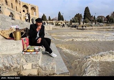 زاینده رود جان دوباره گرفت