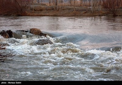 زاینده رود جان دوباره گرفت