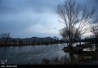 نهر «زاینده رود» فی اصفهان