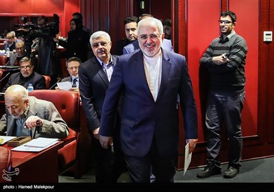 ورود محمدجواد ظریف وزیر امور خارجه به نشست هیئت نمایندگان اتاق بازرگانی تهران